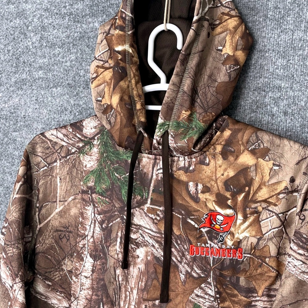 Tampa Bay Buccaneers NFL Realtree Xtra Camo Hoodie Men's Large Dunbrooke